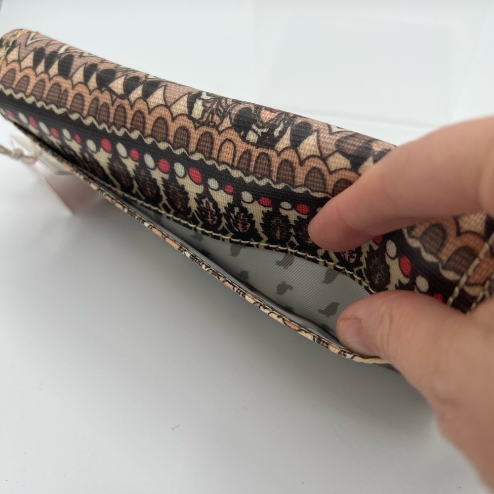 NWT Sakroots Pink and Brown Patterned wallet/wristlet - Picture 4 of 10